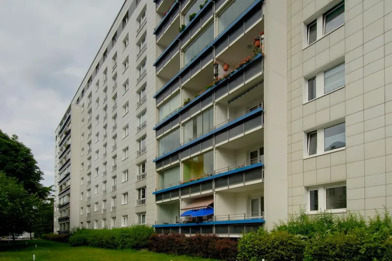 3-Zimmer-Wohnung in Friedrichshain mit WBS 160/180/220 oder entsprechendes Einkommen — photo 1